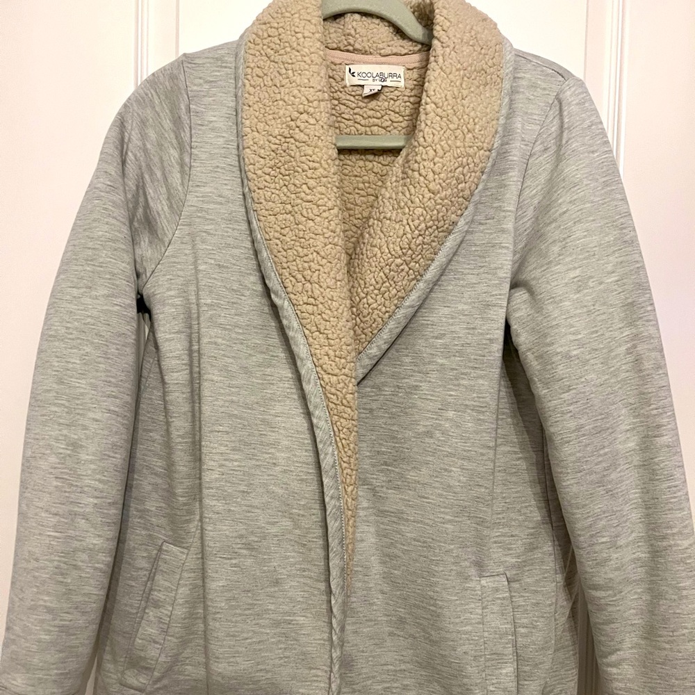 Kookaburra Sherpa Lined Wrap. Never worn!